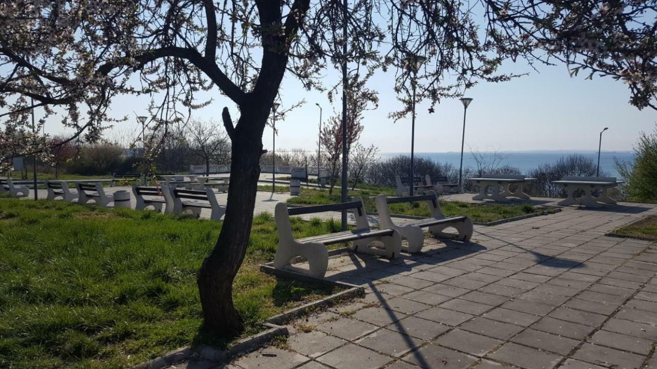 Emona Apartment Burgas Exteriör bild